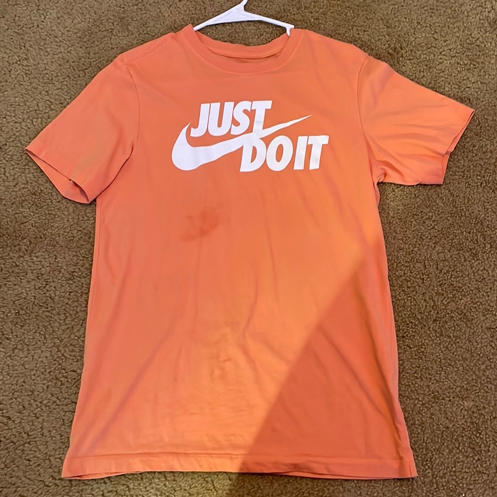 Nike tee, Salmon